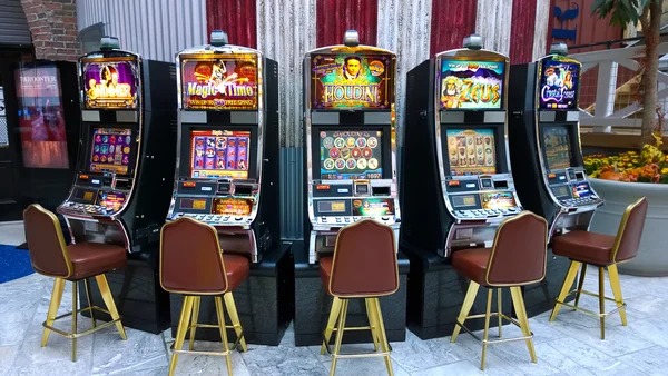 Capsa Banting card game interface on warganet88 showing hand layout and betting controls